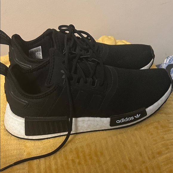 Adidas Men's Black and White Sneakers - Picture 4 of 6